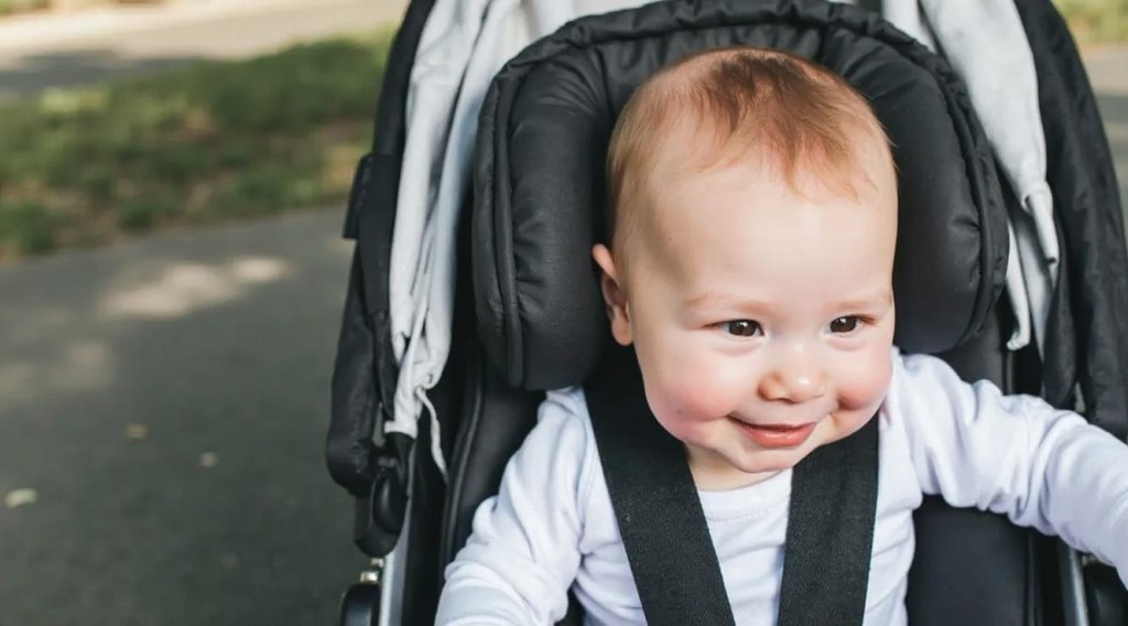 kak-obespechit-bezopasnost-rebenka-v-kolyaske-2 kak-obespechit-bezopasnost-rebenka-v-kolyaske-2